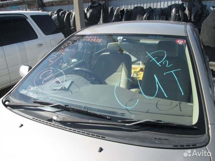 Лобовое стекло Toyota Corolla NZE121 1NZ-FE 2002/5