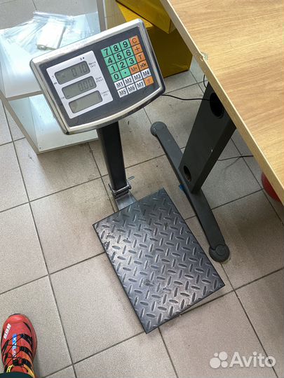 Весы торговые электронные бу 150кг