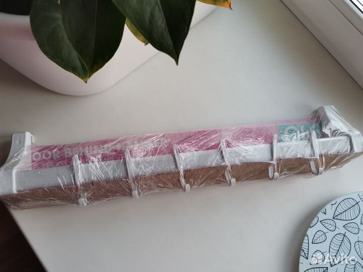 Вешалка / крючки на дверь