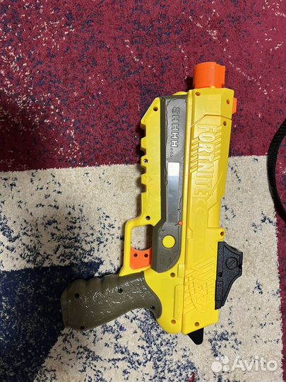 Игрушечный пистолет нерф