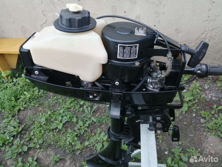 Лодка с мотором