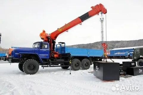 Водитель автомобиля с кму