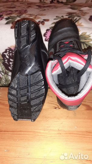 Лыжные ботинки 35 р