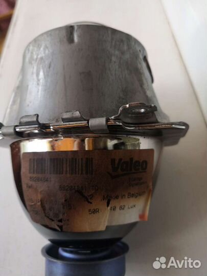 Линза фары тойотааурис 2011 г