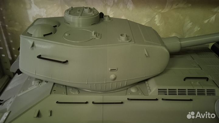 Радиоуправляемая модель танка Т-34 1:10