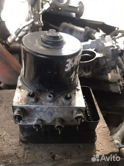 Блок ABS Opel Zafira B Astra H 1.9 Z19DTH