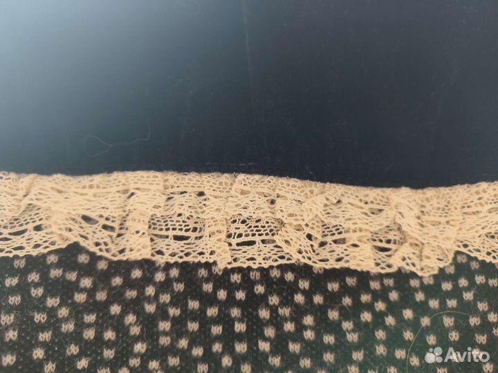 Свитер Zara с бархатным воротом и льняным кружевом