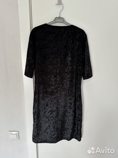 Черное бархатное платье M