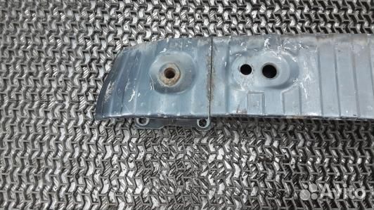 Усилитель бампера передний (кронштейн) volvo S40 I