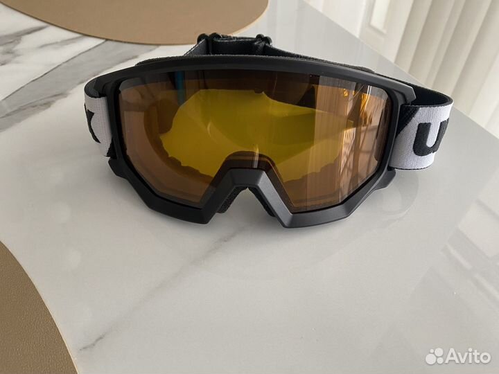 Очки горнолыжные