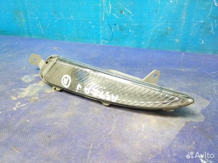 Фара противотуманная левая Opel Astra J 2010