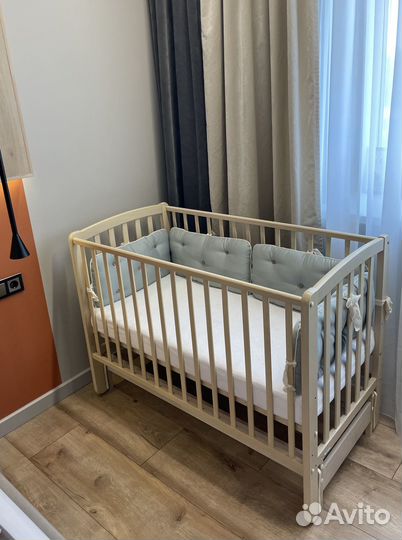 Комплект кроватка и комод