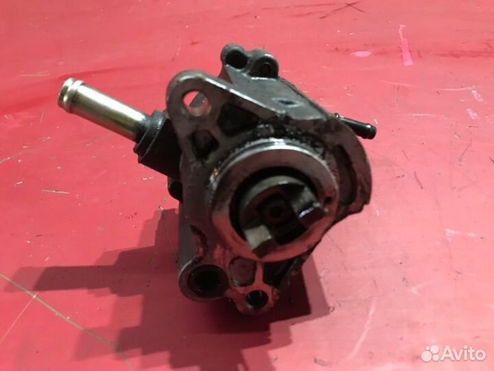 Насос вакуумный Toyota Avensis Т250 (дорестайл)