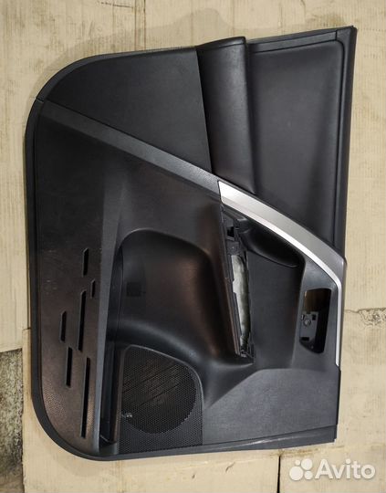 Обшивка двери передняя левая Toyota Rav4 40