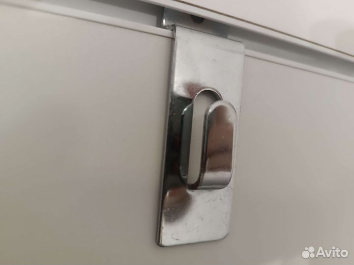 Крючок для панели