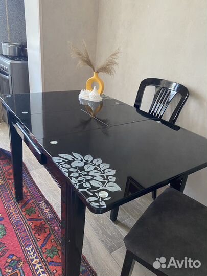 Кухонный стол и стулья бу