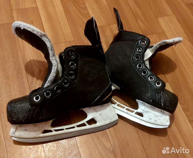 Коньки хоккейные детские