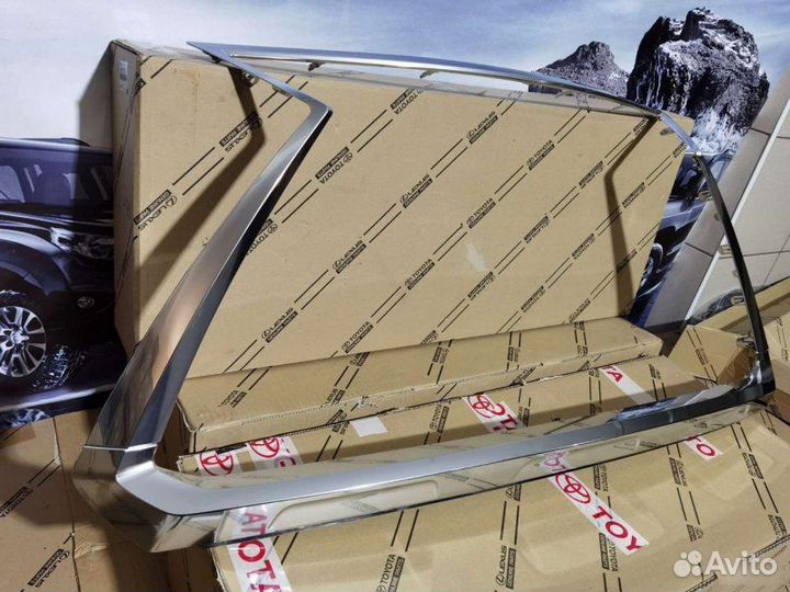 Хром решетки радиатора Lexus Rx 4