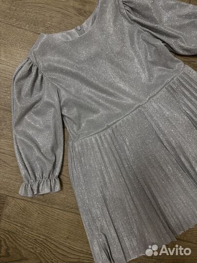 Платье для девочки блестящее