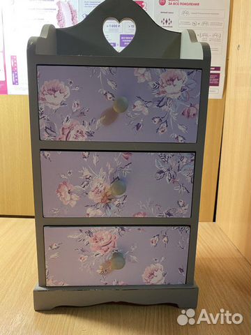 Шкатулка с выдвижными ящиками