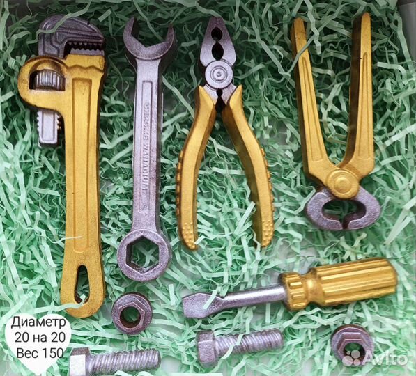 Подарок мужчине, шоколад, пельмени