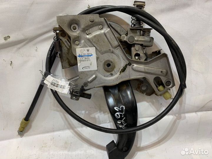 Рычаг стояночного тормоза Volkswagen Touareg