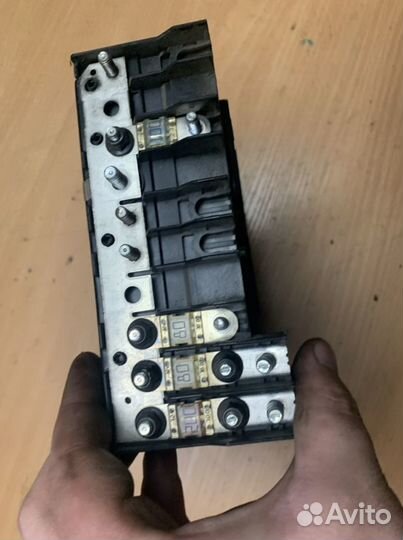 Блок предохранителей Touran 2003-2010