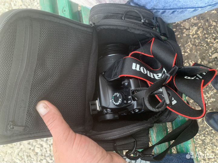 Зеркалка canon 1100d