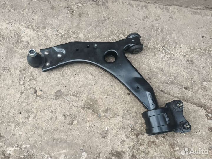 Рычаг передний левый Ford Focus 2
