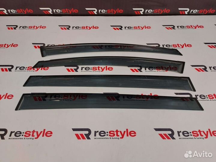 Ветровики Toyota Wish 10 03-08г Комплект