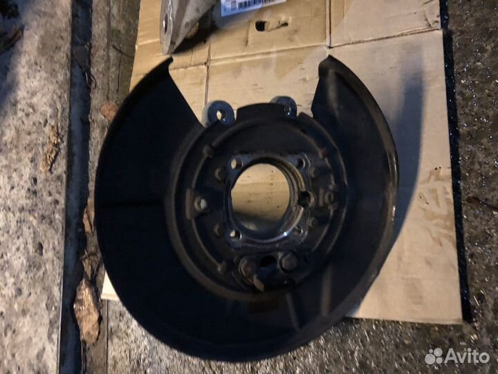 Цапфа кулак задний левый правый Bmw x5 e53