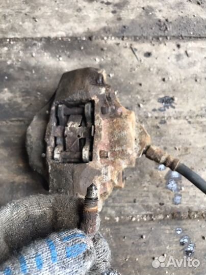 Суппорта задние w126