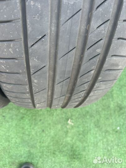 Kumho Ecsta PS71 275/50 R20