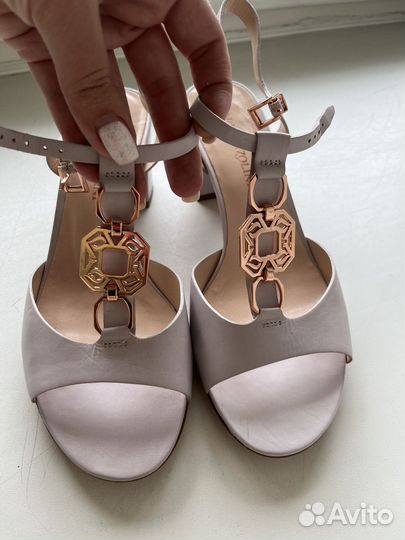 Босоножки Carlo pazolini 37