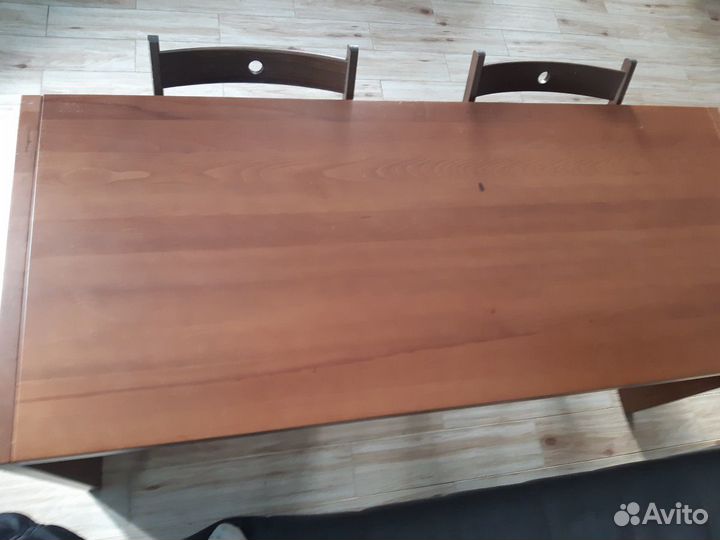 Стол из бука
