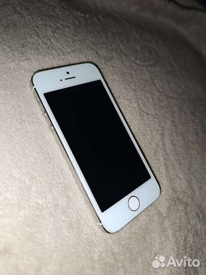 Телефон iPhone 5s или 5
