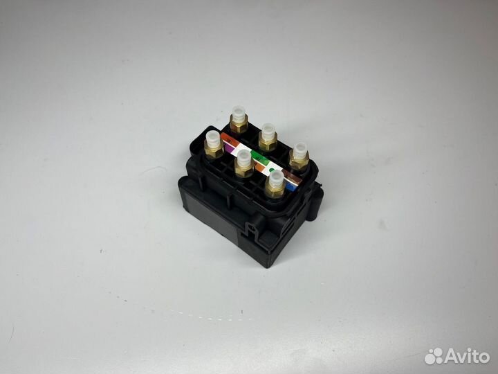 Блок клапанов пневмоподвески w164 166 M ML x164 GL