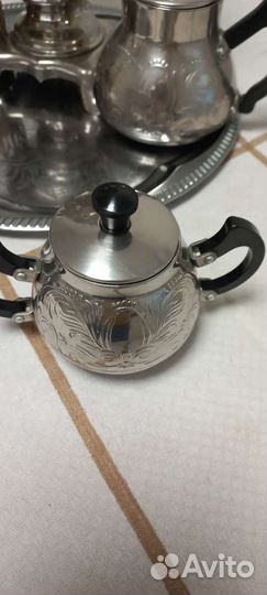 Самовар с чайным набором