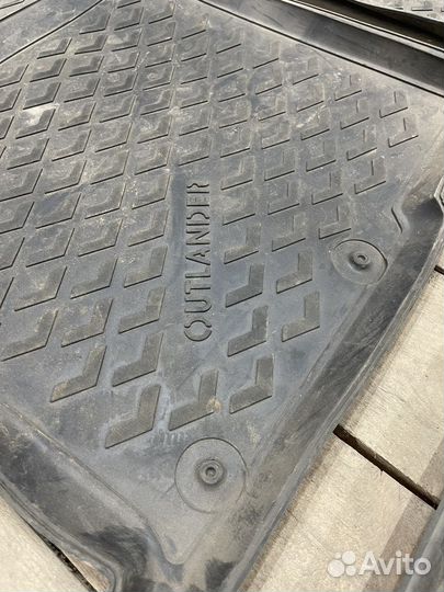 Коврики в салон Mitsublshi Outlander 3