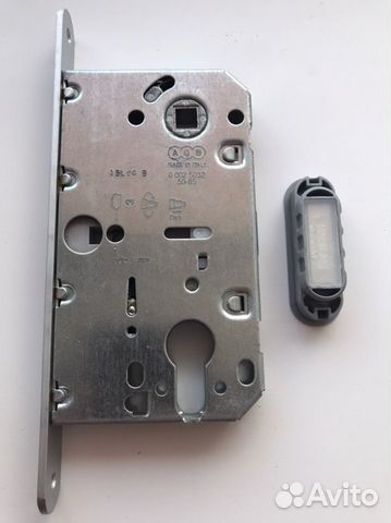 Дверной межкомнатный замок под цилиндр