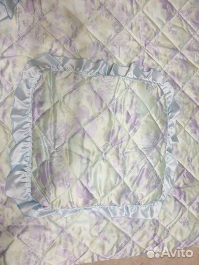 Покрывало с подушками