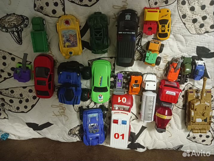 Машинки, куклы