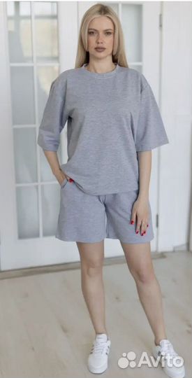 Спортивный костюм женский новый