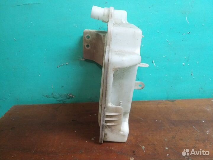 Бачок омывателя передний Skoda Octavia A5