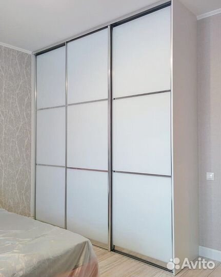 Шкаф купе с зеркалом