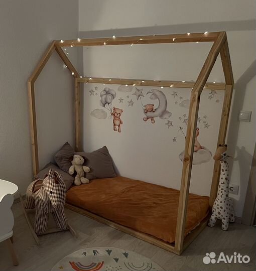 Кровать детская с матрасом