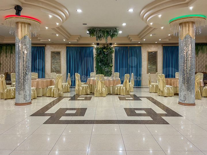 Коттедж 1400 м² на участке 30 сот.