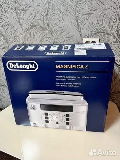 Кофемашина Delonghi ecam 22.110b