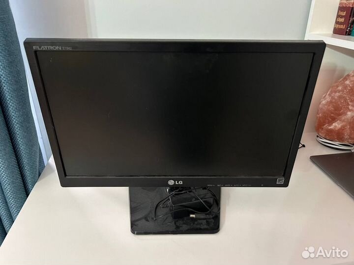 Монитор LG flatron e1942c - bna