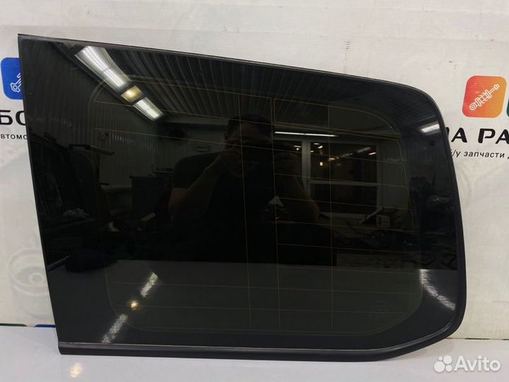 Форточка в крыло задняя левая Toyota Land Cruiser